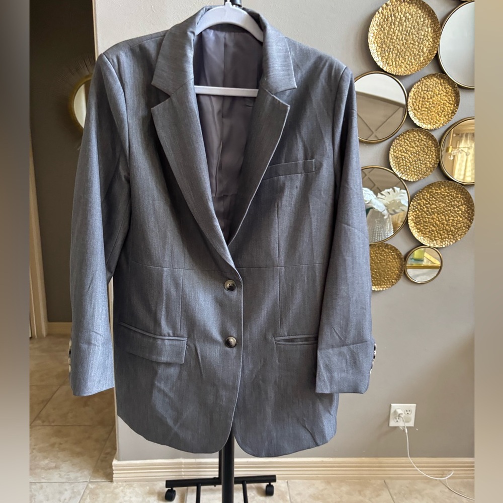 Gray Structured Blazer With Notch Lapel - image 1
